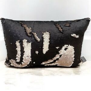 NWOT NEW Aviva Stanoff Black/Bronz Gold Sequin Accent Luxury Down Filled Pillow